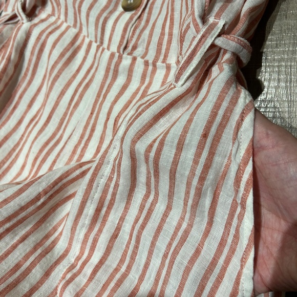 VINCE CAMUTO sleeveless/shorts romper - Picture 4 of 5